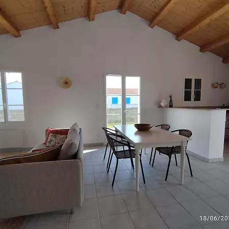 Casa vacanze Maison Rénovée Saint-denis, Proche Océan, Jardin, Parking - Fr-1-778-43