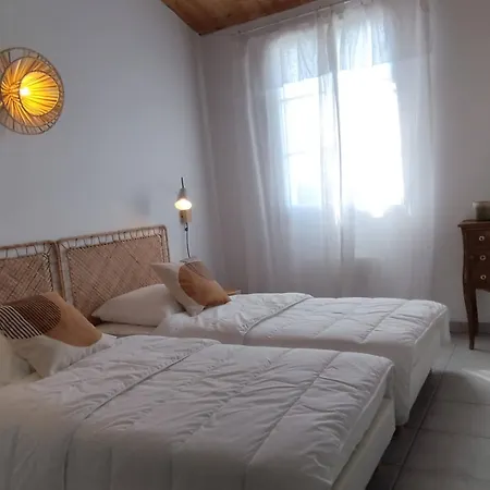 Casa vacanze Maison Rénovée Saint-denis, Proche Océan, Jardin, Parking - Fr-1-778-43 *