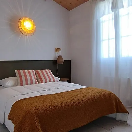 Maison Rénovée Saint-denis, Proche Océan, Jardin, Parking - Fr-1-778-43