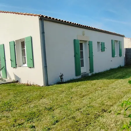 Maison Renovee Saint-denis, Proche Ocean, Jardin, Parking - Fr-1-778-43 Holiday home *